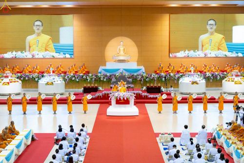 ภาพ No.236238:วันที่ 3 สิงหาคม พ.ศ. 2568 พิธีมุทิตาสักการะพระภิกษุ ผู้สอบได้เปรียญธรรม 9 ประโยค ระดับโลก ปีที่ 37, พิธีมอบโล่และทุนการศึกษา สำนักเรียนบาลีดีเด่นทั่วประเทศ ณ ห้องแก้วสารพัดนึก 1 วัดพระธรรมกาย