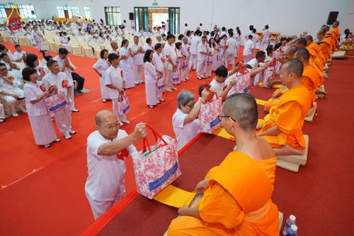 ภาพ No.173804:พิธีทอดกฐิน ศูนย์ปฏิบัติธรรม "ธรรมโยธิน" วัดแก้วธรรมชัยมาเลเซีย วันที่ 27 ตุลาคม พ.ศ. 2567
