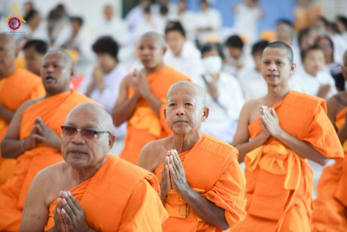 ภาพ No.278119:วันเสาร์ที่ 6 ธันวาคม พ.ศ. 2568 พิธีเวียนประทักษิณ ขอขมามอบผ้าไตร บรรพชาอุปสมบทหมู่ธรรมทายาท จำนวน 53 รูป โครงการอุปสมบทหมู่ รุ่นบูชาธรรมมหาปูชนียาจารย์ ประจำปี 2568 จังหวัดสระบุรี