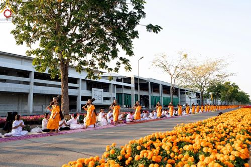 ภาพ No.188446:พิธีต้อนรับพระธรรมยาตรา ในโครงการธรรมยาตรา กตัญญูบูชา มหาปูชนียาจารย์ พระมงคลเทพมุนี(สด จนฺทสโร) พระผู้ปราบมาร อนุสรณ์สถาน 7 แห่ง ปีที่ 13 วันที่ 2 มกราคม พ.ศ. 2568 ณ วัดพระธรรมกาย จ.ปทุมธานี