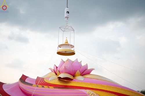 ภาพ No.129368:พิธีประดิษฐานพระบรมสารีริกธาตุ ณ มหารัตนะเจดีย์สิริปทุมสวรรค์ ศูนย์ปฏิบัติธรรมภาคใต้ อ.บางกล่ำ จ.สงขลา วันที่ 10 มีนาคม พ.ศ.2567