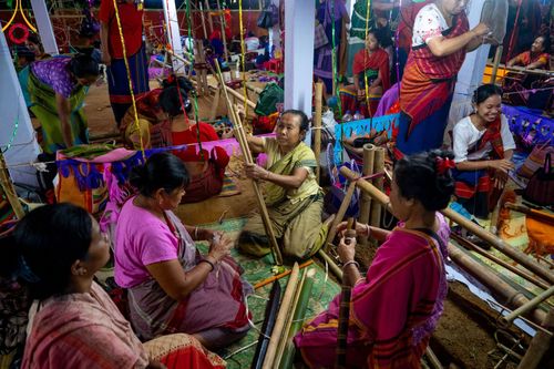 ภาพ No.98631:พิธีทอดกฐินสมทบวัดกัลยาณมิตรต่างประเทศ ณ วัดราชบัณนะวิหาร เมืองรังกามาติ ประเทศบังกลาเทศ วันศุกร์ที่ 24 พฤศจิกายน พ.ศ. 2566