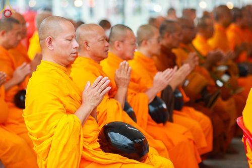 ภาพ No.146466:มหาสังฆทานถวายเป็นพุทธบูชาครั้งยิ่งใหญ่ โครงการทำบุญตักบาตร เพื่อถวายเป็นพระราชกุศล เนื่องในโอกาสมหามงคลเฉลิมพระชนมพรรษา พระบาทสมเด็จพระเจ้าอยู่ห้วฯ ทรงเจริญพระชนมพรรษา 6 รอบ 72 พรรษา