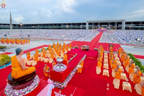 ภาพ No.252916:วันที่ 10 ตุลาคม พ.ศ. 2568 พิธีปลูกต้นทรัพย์บานชื่น ณ ลานธรรม วัดพระธรรมกาย