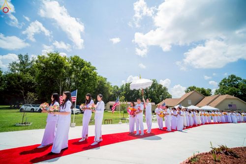 ภาพ No.234623:วันอาทิตย์ที่ 20 กรกฎาคม  พ.ศ.2568 พิธีทอดผ้าป่าภาคพื้นอเมริกา พิธีเจริญพระพุทธมนต์ ฉลองอาคารแก้วธรรมชัยรัตนอนันต์ วัดพระธรรมกายเทนเนสซี ประเทศสหรัฐอเมริกา