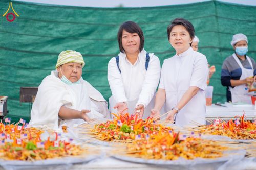 ภาพ No.118744:พิธีถวายภัตตาหารเป็นสังฆทาน แด่คณะพระธรรมยาตรา วันที่ 25 มกราคม พ.ศ. 2567 ณ อนุสรณ์สถานบางนางแท่น จ.นครปฐม