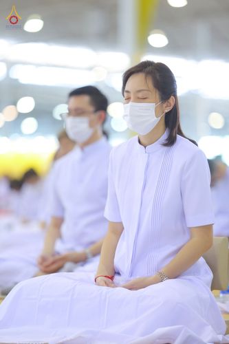 ภาพ No.80849:พิธีตักบาตร , พิธีบูชาข้าวพระในวันอาทิตย์ต้นเดือน วันที่ 7 พฤษภาคม พ.ศ. 2566 ณ วัดพระธรรมกาย