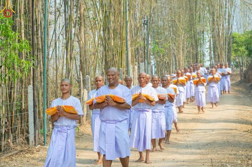 ภาพ No.63025:Photo Story  มหัศจรรย์วัดดงดินแดง Episode 2 โครงการบรรพชาอุปสมบทหมู่ ฟื้นฟูพระพุทธศาสนาทั่วไทย ณ วัดดงดินแดง อ.อมก๋อย จ.เชียงใหม่ วันที่ 3 เมษายน พ.ศ. 2567