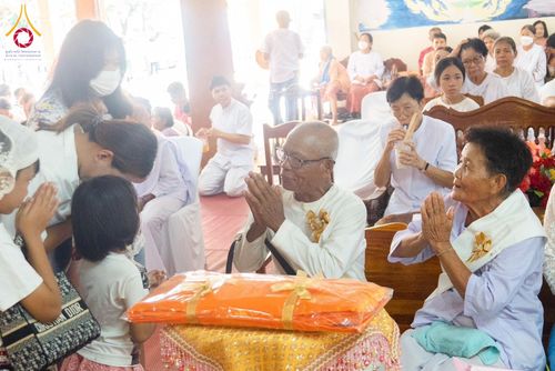 ภาพ No.168406:พิธีทอดกฐิน 4 วัด จ.ปราจีนบุรี โครงการกฐินสามัคคีทั่วไทย 30,000 วัด โดยคณะศิษยานุศิษย์วัดพระธรรมกาย บูชาธรรม 80 ปี หลวงพ่อธัมมชโย วันที่ 26-27 ตุลาคม พ.ศ. 2567