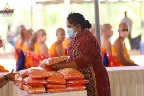 ภาพ No.76216:พิธีกลั่นแผ่นดินสร้างมหาเจดีย์ปัตตานี , พิธีตักบาตรแด่พระภิกษุสงฆ์ 159 รูป ,  พิธีทอดผ้าป่า , พิธีโปรยรัตนชาติ ,  พิธีจุดประทีปถวายเป็นพุทธบูชา ณ ศูนย์อบรมเยาวชนปัตตานี จ.ปัตตานี วันอาทิตย์ที่ 5 กุมภาพันธ์ พ.ศ.2566