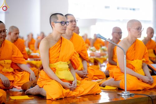 ภาพ No.182363:พิธีถวายภัตตาหารเมนูสวรรค์ "เพื่อการบรรลุธรรม" วันเสาร์ที่ 14 ธันวาคม พ.ศ. 2567 ณ หอฉันคุณยายอาจารย์ฯ วัดพระธรรมกาย