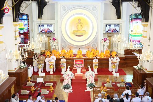 ภาพ No.173131:พิธีกฐินปุญญรังสีเศรษฐี ณ วัดพระธรรมกายนิวคาสเซิล สหราชอาณาจักร วันอาทิตย์ที่ 27 ตุลาคม พ.ศ. 2567