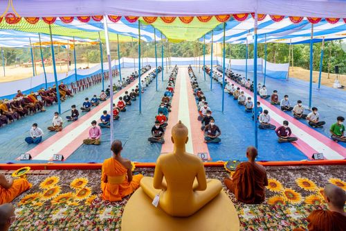 ภาพ No.127619:Photo Story ปฐมบรรพชาชาวพุทธมาร์มา Episode 2/5 วันที่ 6-7 กุมภาพันธ์ พ.ศ. 2567  โครงการบรรพชาครั้งประวัติศาสตร์ แห่งเทือกเขาจิตตะกอง  ครั้งแรกของชาวพุทธมาร์มา บังกลาเทศ บูชาธรรม 80 ปีหลวงพ่อธัมมชโย ณ วัดธัมจักร อรัญกุฏิ เมืองรัมการ์ คาร์กาชารี บังกลาเทศ