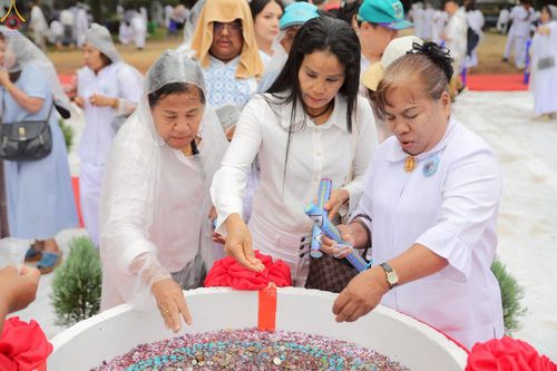 ภาพ No.234089:วันอาทิตย์ที่ 20 กรกฎาคม พ.ศ.2568 พิธีทอดผ้าป่า และพิธีตอกเสาเข็มต้นแรก สร้างอาคารปฏิบัติธรรมพระมงคลเทพมุนี ณ ศูนย์ปฏิบัติธรรมสุราษฏร์ธานี