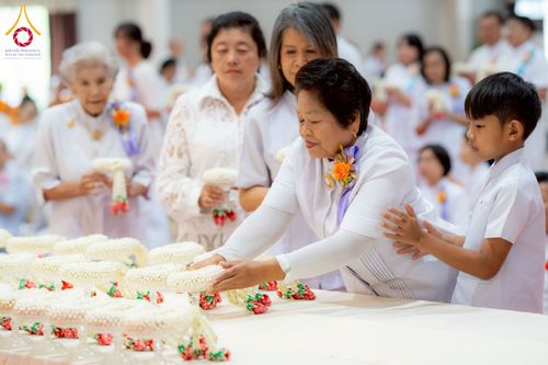 ภาพ No.254819:วันที่ 15 ตุลาคม พ.ศ. 2568 พิธีบรรจุพระบรมสารีริกธาตุภายในพระเกตุองค์พระประธาน สมโภชพระประธาน พระธรรมกาย ณ ศูนยอบรมเยาวชนกาญจนบุรี