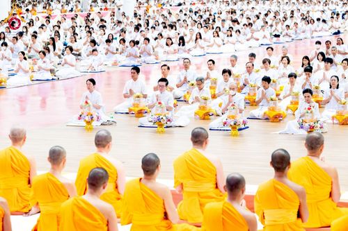 ภาพ No.239591:วันอาทิตย์ที่ 17 สิงหาคม พ.ศ. 2568 พิธีถวายคิลานเภสัช และอุปกรณ์ทางการแพทย์ แด่คณะสงฆ์ เนื่องในวันธรรมชัย ณ ห้องแก้วสารพัดนึก 2 สภาธรรมกายสากล วัดพระธรรมกาย