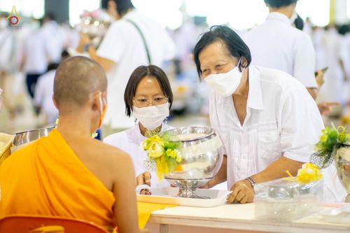 ภาพ No.76662:พิธีถวายโคมมาฆประทีป น้อมถวายเป็นพุทธบูชา แด่คณะพระภิกษุ สามเณร วัดพระธรรมกาย วันที่ 25 กุมภาพันธ์ พ.ศ. 2566