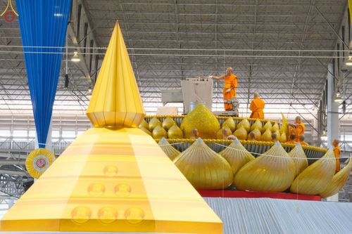 ภาพ No.77032:พิธีหล่อพระบรมพุทธเจ้า ในวันมาฆบูชา อาทิตย์ต้นเดือนที่ 6 มีนาคม พ.ศ. 2566 ณ วัดพระธรรมกาย จ.ปทุมธานี