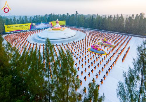 ภาพ No.191710:พระธรรมยาตราปฏิบัติธรรม และถ่ายภาพหมู่ประวัติศาสตร์ ณ อนุสรณ์สถานคลองบางนางแท่น อ.สามพราน จ.นครปฐม ในโครงการธรรมยาตรา กตัญญูบูชา มหาปูชนียาจารย์ พระมงคลเทพมุนี(สด จนฺทสโร) พระผู้ปราบมาร อนุสรณ์สถาน 7 แห่ง ปีที่ 13 วันที่ 8 มกราคม พ.ศ. 2568