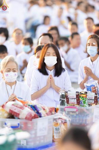 ภาพ No.105268:พิธีตักบาตรฉลองพระบวชใหม่ รุ่นบูชาธรรมมหาปูชนียาจารย์ และต้อนรับศักราชใหม่ วันจันทร์ที่ 1 มกราคม พ.ศ. 2567 ณ ลานธรรมพระมหาธรรมกายเจดีย์ วัดพระธรรมกาย