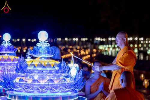 ภาพ No.266321:วันพุธที่ 5 พฤศจิกายน พ.ศ. 2568 (วันพระ ขึ้น 15 ค่ำ เดือน 12) พิธีลอยกระทงธรรม  ณ สระมหาเศรษฐีทะเลบุญ มหาวิหารพระมงคลเทพมุนี วัดพระธรรมกาย จ.ปทุมธานี
