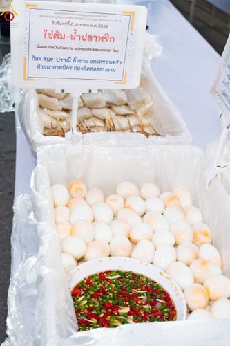 ภาพ No.190051:พิธีถวายภัตตาหารเป็นสังฆทาน แด่พระธรรมยาตรา ณ อนุสรณ์สถานมหาวิหารพระมงคลเทพมุนี (โลตัสแลนด์) อ.สองพี่น้อง จ.สุพรรณบุรี ในโครงการธรรมยาตรา กตัญญูบูชา มหาปูชนียาจารย์ พระมงคลเทพมุนี(สด จนฺทสโร) พระผู้ปราบมาร อนุสรณ์สถาน 7 แห่ง ปีที่ 13 วันที่ 6 มกราคม 2568