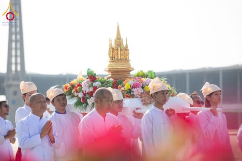 ภาพ No.209663:วันอาทิตย์ที่ 2 มีนาคม พ.ศ. 2568 พิธีภาคบ่าย สัมมนาพิเศษ, ปฏิบัติธรรม พิธีรับมอบพระบรมสารีริกธาตุ ณ สภาธรรมกายสากล วัดพระธรรมกาย