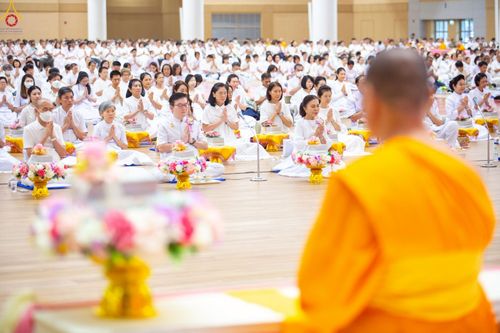 ภาพ No.225506:วันอาทิตย์ที่ 18 พฤษภาคม พ.ศ. 2568 พิธีร่วมบุญการศึกษา พระภิกษุ สามเณร ณ ห้องแก้วสารพัดนึก 2 วัดพระธรรมกาย