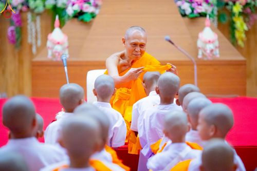 ภาพ No.215795:วันเสาร์ที่ 5 เมษายน พ.ศ. 2568 พิธีขอบรรพชา พิธีขอสรณคมน์และศีล  พิธีขอนิสสัย พิธีถวายบาตร ในโครงการบรรพชาสามเณรฟื้นฟูพระพุทธศาสนาทั่วไทย , โครงการหน่อแก้วเปรียญธรรม รุ่นที่ 13 ,  โครงการสามเณรยุวธรรมทายาท รุ่นที่ 33 , โครงการสามเณรมัชฌิมธรรมทายาท รุ่นที