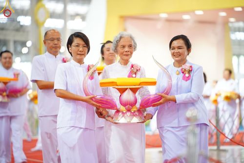 ภาพ No.154522:พิธีทอดผ้าป่าสมทบกฐินวัดพระธรรมกาย และสมทบกฐิน 30,000 วัดทั่วไทย ครั้งที่ 2 ณ สภาธรรมกายสากล วัดพระธรรมกาย วันอังคารที่ 17 กันยายน พ.ศ. 2567