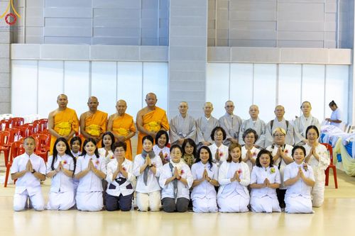 ภาพ No.188039:พิธีบูชาข้าวพระ วันขึ้นปีใหม่ 2568 ณ วัดพระธรรมกาย จ.ปทุมธานี วันที่ 1 มกราคม พ.ศ. 2568