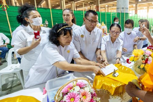ภาพ No.123596:พิธีถวายสลากภัต แด่พระภิกษุสงฆ์ เพื่อโครงการธรรมยาตรา กตัญญูบูชา มหาปูชนียาจารย์ พระมงคลเทพมุนี (สด จนฺทสโร) พระผู้ปราบมาร อนุสรณ์สถาน 7 แห่ง ปีที่ 12 ระหว่างวันที่ 2 - 31 มกราคม พ.ศ.2567