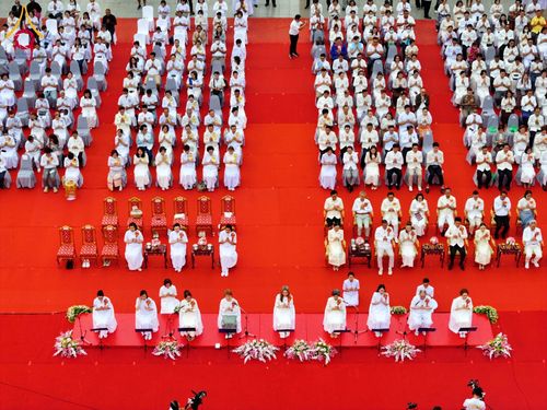 ภาพ No.210300:วันอาทิตย์ที่ 9 มีนาคม พ.ศ. 2568 พ่อเมืองโคราชจัดตักบาตรพระหมื่น ทำบุญเมือง 557 ปี