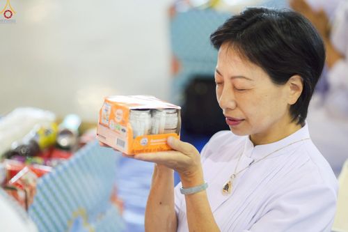 ภาพ No.240421:วันพุธที่ 27 สิงหาคม พ.ศ. 2568 พิธีตักบาตร ในวันธรรมชัย ณ วัดพระธรรมกาย จ.ปทุมธานี