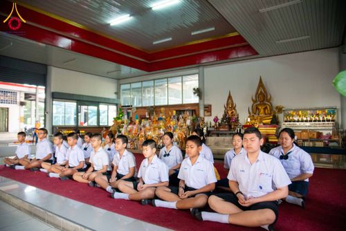 ภาพ No.305072:วันที่ 28 มกราคม พ.ศ. 2569 พิธีทอดผ้าป่าทำนุบำรุงศาสนสถาน ณ วัดเกิดการอุดม อ.คลองหลวง จ.ปทุมธานี ในโครงการธรรมยาตรา กตัญญูบูชา มหาปูชนียาจารย์ พระมงคลเทพมุนี(สด จนฺทสโร) พระผู้ปราบมาร อนุสรณ์สถาน 7 แห่ง ปีที่ 14