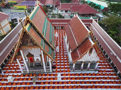 ภาพ No.293997:วันที่ 14 มกราคม พ.ศ. 2569 พิธีจุดประทีปถวายเป็นพุทธบูชา และบูชาธรรมมหาปูชนียาจารย์  ณ วัดสองพี่น้อง ต.ต้นตาล อ.สองพี่น้อง จ.สุพรรณบุรี ในโครงการธรรมยาตรา กตัญญูบูชา มหาปูชนียาจารย์ พระมงคลเทพมุนี(สด จนฺทสโร) พระผู้ปราบมาร อนุสรณ์สถาน 7 แห่ง ปีที่ 14