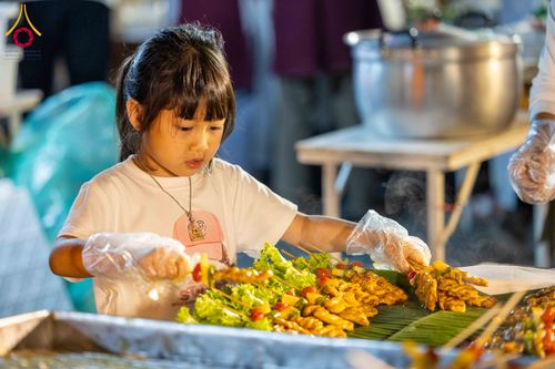 ภาพ No.295460:วันที่ 16 มกราคม พ.ศ. 2569 พิธีถวายภัตตาหารเป็นสังฆทาน แด่พระธรรมยาตรา ณ วัดโบสถ์บน ต.บางคูเวียง จ.นนทบุรี อนุสรณ์สถานลำดับที่ 4 สถานที่เกิดด้วยกายธรรม ในโครงการธรรมยาตรา กตัญญูบูชา มหาปูชนียาจารย์ พระมงคลเทพมุนี(สด จนฺทสโร) พระผู้ปราบมาร อนุสรณ์สถาน 7 แ