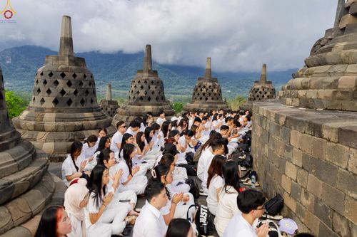 ภาพ No.331244:วันที่ 29 พฤษภาคม พ.ศ.2569 MBMI Tangerang (Majelis Agama Buddha Mahanikaya)  ได้มีการเตรียมงานเพื่อจัดงานวิสาขบูชานานาชาติ (ภาพชุดที่ 2)