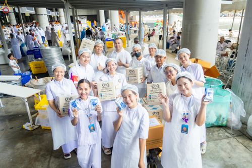 ภาพ No.323689:วันที่ 22 เมษายน พ.ศ.2569(วันคุ้มครองโลก) งานถวายมหาสังฆทาน 40,000 กว่าวัดทั่วประเทศ คณะสงฆ์ฉันภัตตาหารเพล