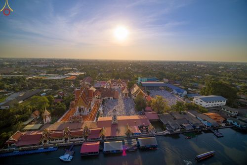 ภาพ No.73370:พิธีจุดประทีปถวายเป็นพุทธบูชา และบูชาธรรมมหาปูชนียาจารย์ ในโครงการธรรมยาตรากตัญญูบูชา มหาปูชนียาจารย์ พระมงคลเทพมุนี(สด จนฺทสโร) พระผู้ปราบมาร ปีที่ 11 ณ อนุสรณ์สถานลำดับที่ 4 สถานที่เกิดด้วยกายธรรม วัดโบสถ์ (บน) บางคูเวียง อ.บางกรวย จ.นนทบุรี วันที่ 21 