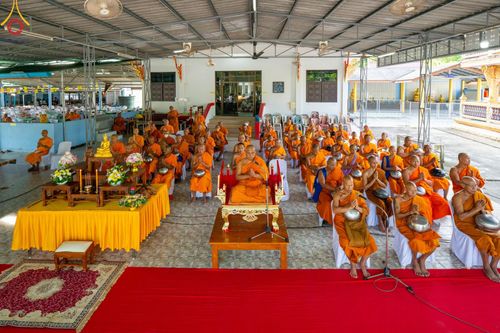 ภาพ No.137626:พิธีตักบาตร พิธีถวายสังฆทานแด่คณะสงฆ์ 323 วัด พิธีทำบุญอุทิศส่วนกุศลแด่ผู้วายชนม์ ในเหตุการณ์ความไม่สงบ 4 จังหวัดชายแดนภาคใต้ ปีที่ 20 ครั้งที่ 169 และพิธีมอบกองทุนหนุนแรงใจช่วยครูใต้ ปีที่ 17 ครั้งที่ 134 วันที่ 25 พฤษภาคม พ.ศ.2567 อ.ตากใบ จ.นราธิวาส