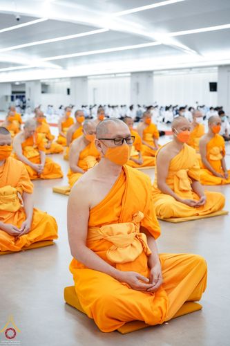 ภาพ No.67577:คณะสงฆ์วัดพระธรรมกาย และศูนย์ส่งเสริมทั่วโลกเจริญพระพุทธมนต์ และปฏิบัติธรรมเจริญสมาธิภาวนาเพื่อถวายพระพรชัยมงคลแด่ สมเด็จพระเจ้าลูกเธอ เจ้าฟ้าพัชรกิติยาภา นเรนทิราเทพยวดี กรมหลวงราชสาริณีสิรพัชร มหาวัชรราธิดา