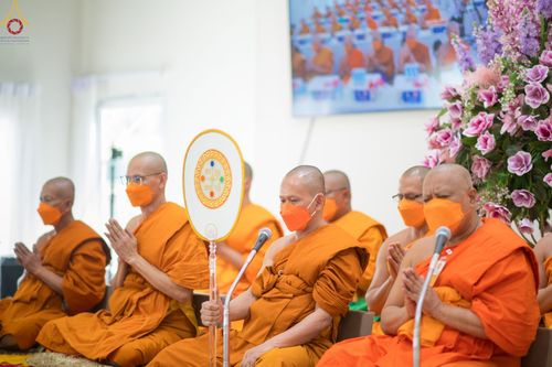 ภาพ No.70324:พิธีเจริญพระพุทธมนต์ ปฏิบัติธรรม มอบทุนการศึกษา ถวายสังฆทาน 139 วัด เพื่อถวายเป็นพุทธบูชา และขับเคลื่อนโครงการหมู่บ้านรักษาศีล 5 โดยคณะสงฆ์จังหวัดสุพรรณบุรี คณะศิษยานุศิษย์วัดพระธรรมกาย โครงการธรรมยาตรา ปีที่ 11 วันที่ 7 มกราคม พ.ศ. 2566 ณ ศูนย์ปฏิบัติธร