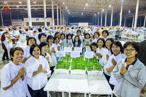 ภาพ No.121162:พิธีถวายภัตตาหารเป็นสังฆทาน แด่คณะพระธรรมยาตราฯ ในโครงการธรรมยาตรากตัญญูบูชา มหาปูชนียาจารย์ พระมงคลเทพมุนี(สด จนฺทสโร) พระผู้ปราบมาร อนุสรณ์สถาน 7 แห่ง ปีที่ 12 วันที่ 30 มกราคม พ.ศ. 2567 ณ สภาธรรมกายสากล วัดพระธรรมกาย