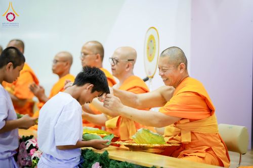 ภาพ No.317419:วันอาทิตย์ ที่ 29 มีนาคม พ.ศ.2569  พิธีปลงผม , พิธีขอขมามอบบาตรและผ้าไตร , พิธีบรรพชา ณ ศูนย์ปฏิบัติธรรมสมุทรปราการ จำนวน 42 รูป