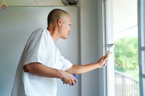 ภาพ No.64203:กิจวัตรกิจกรรมของนาคธรรมทายาท ณ ศูนย์ปฏิบัติธรรมลำปาง ในโครงการอุปสมบทบูชาธรรมมหาปูชนียาจารย์ วันที่ 21 พฤศจิกายน พ.ศ. 2565