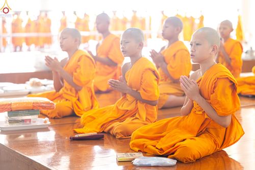 ภาพ No.337469:วันจันทร์ที่ 29 มิถุนายน พ.ศ.2569 (วันพระขึ้น 15 ค่ำ เดือน 8) พิธีบุพเปตพลี ครั้งที่ 184 ณ หอฉันคุณยายอาจารย์ฯ  พิธีสวดธัมมจักกัปปวัตนสูตร ครบ 8,495,000,000 จบ ณ มหาวิหารคด วัดพระธรรมกาย