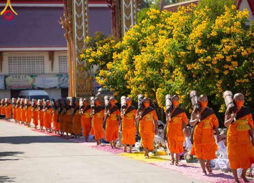 ภาพ No.106122:พิธีต้อนรับพระธรรมยาตรา ชุด 2 ในโครงการธรรมยาตรากตัญญูบูชา มหาปูชนียาจารย์  พระมงคลเทพมุนี(สด จนฺทสโร) พระผู้ปราบมาร  อนุสรณ์สถาน 7 แห่ง ปีที่ 12  วันที่ 3 มกราคม พ.ศ. 2567  ณ อนุสรณ์สถานโลตัสแลนด์ จ.สุพรรณบุรี