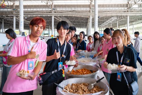 ภาพ No.325489:วันที่ 21-22 เมษายน พ.ศ.2569 การอบรมจิตอาสาเพื่อจัดเตรียมภัตตาหาร และจัดงานถวายมหาสังฆทานแด่ คณะสงฆ์ 40,000 กว่าวัดทั่วประเทศ ณ วัดพระธรรมกาย