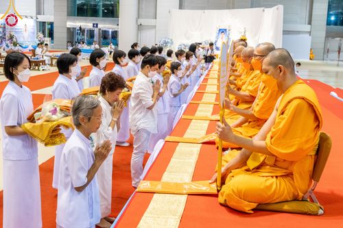 ภาพ No.90880:พิธีบำเพ็ญกุศลสวดพระอภิธรรม  อุบาสกถาวร พรหมถาวร (อุบาสกผู้ปั้นพระ) คืนที่ 5 วันพุธที่ 18 ตุลาคม พ.ศ. 2566 ณ ห้องแก้วสารพัดนึก 1 สภาธรรมกายสากล วัดพระธรรมกาย จ.ปทุมธานี